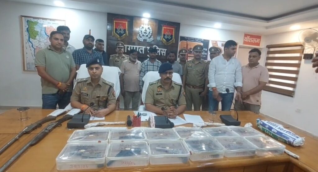 अमरोहा: “जब तक हालात सामान्य नहीं, ई-रिक्शा ही सवारी”, भाजपा जिलाध्यक्ष उदय गिरी की सादगी और पहल ने खींचा ध्यान