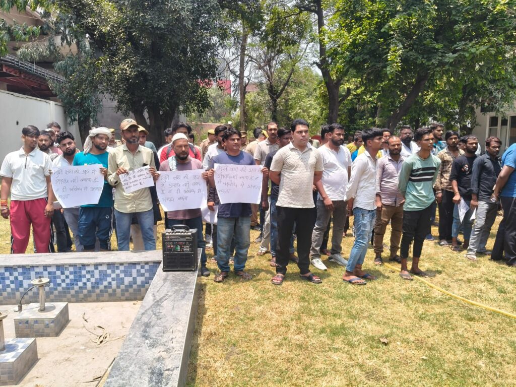 गाजियाबाद में अनोखी पहल: ‘योगी जी हमें माफ कर दीजिए’, पूर्व अपराधियों ने थाने पहुंचकर ली अपराध छोड़ने की शपथ