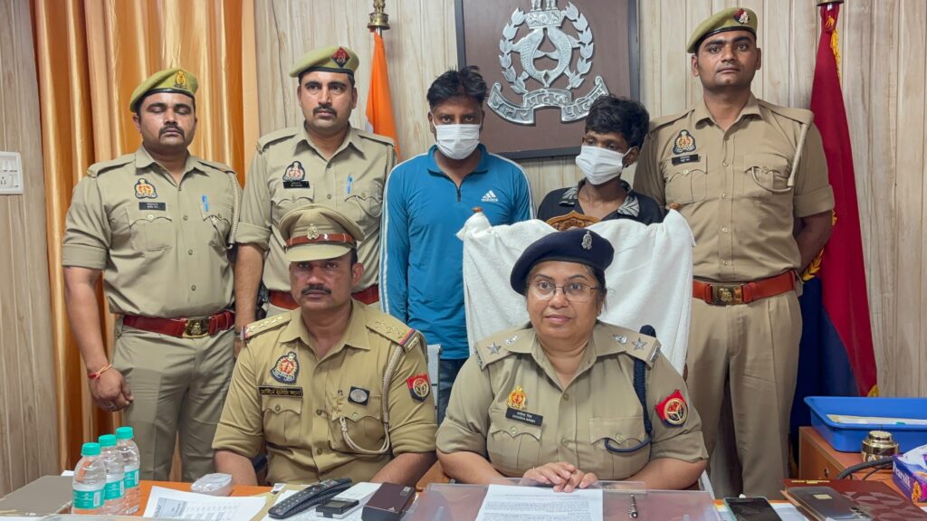 नोएडा: मोबाइल चोरी के अंतर्राज्यीय गिरोह का पर्दाफाश, 67 मोबाइल के साथ दो शातिर गिरफ्तार