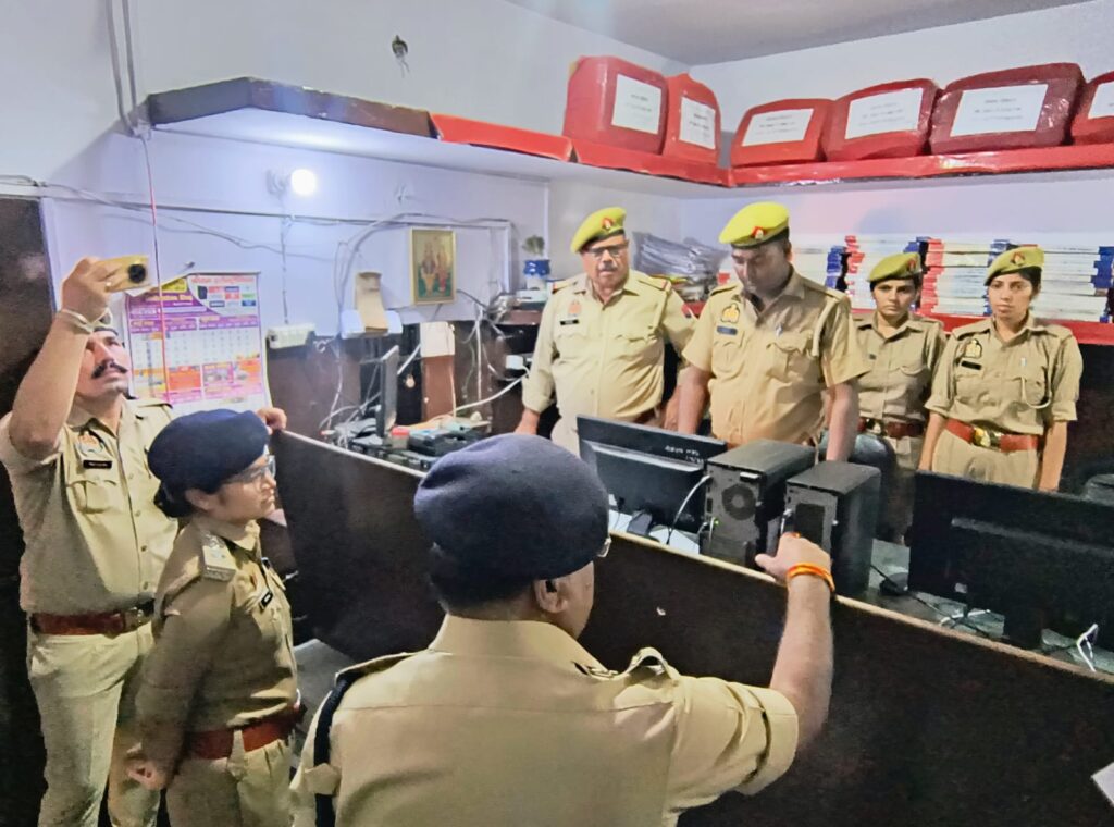 ग्रेटर नोएडा: थाना दादरी का हुआ वार्षिक निरीक्षण, डीसीपी ने दिए कड़े निर्देश