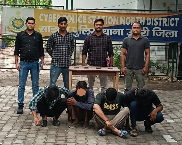 दिल्ली पुलिस का बड़ा प्रहार: मोबाइल हैकिंग और ‘म्यूल अकाउंट्स’ के जरिए ठगी करने वाला गिरोह गिरफ्तार, 4 दबोचे गए