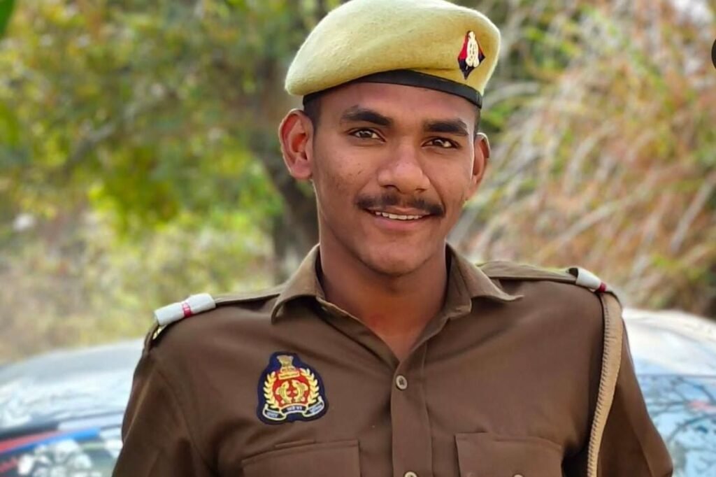 Hapur News : हापुड़ के धौलाना थाने में सिपाही ने सरकारी राइफल से गोली मारकर दी जान, थाने में मचा हड़कंप