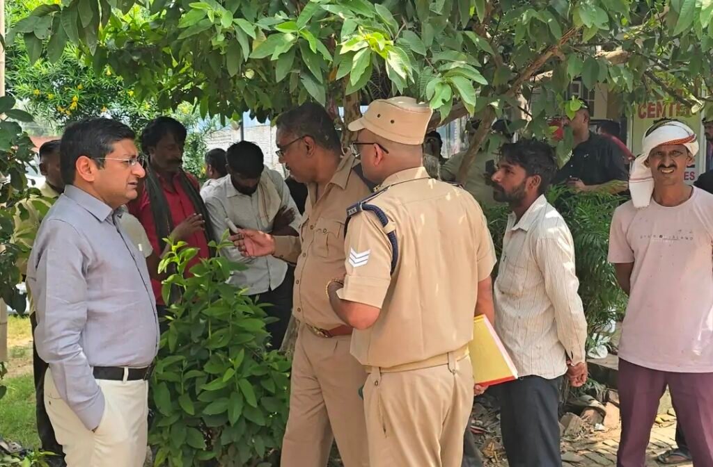 Hapur News : हापुड़ में पुराने वाहनों पर परिवहन विभाग की सख्ती, दो दिन में 15 वाहन जब्त
