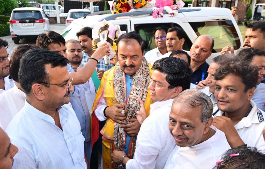 Hapur News : हापुड़ में गरजे डिप्टी सीएम केशव मौर्य, बोले- अखिलेश यादव देख रहे हैं मुंगेरीलाल के हसीन सपने