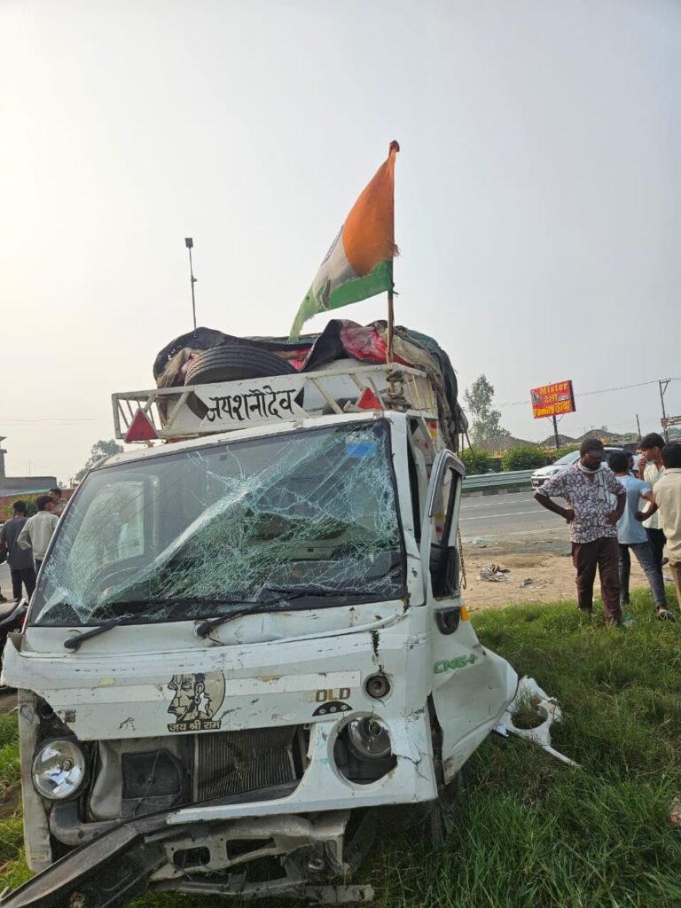 Hapur News : हापुड़ में नेशनल हाईवे-9 पर हादसा, ऑटो को मिनी ट्रक ने मारी टक्कर, एक की मौत