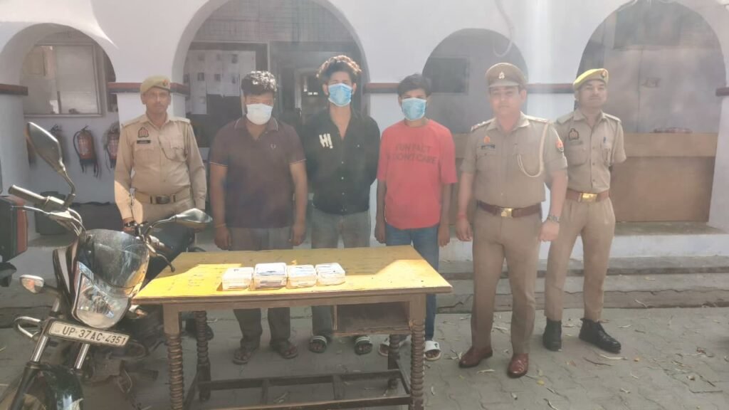 Hapur News : हापुड़ में व्यापारी लूट का खुलासा, ई-रिक्शा चालक ही निकला वारदात का मास्टरमाइंड