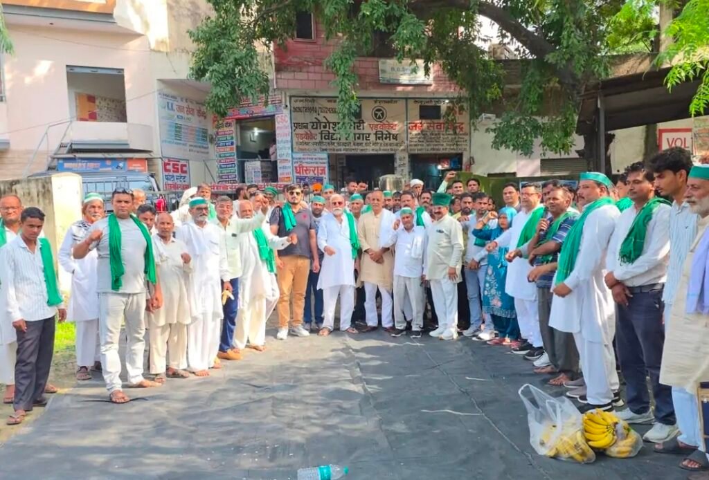 Hapur News : हापुड़ में भाकियू ने सिंभावली बिजलीघर पर की मासिक पंचायत, गन्ना भुगतान और बिजली को लेकर जताया आक्रोश