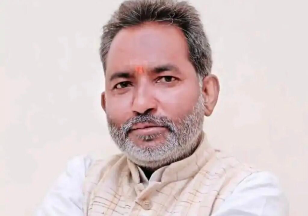 Hapur News : हापुड़ से उठी वाल्मीकि जयंती पर राष्ट्रीय अवकाश की मांग, आयोग सदस्य ने प्रधानमंत्री को भेजा अभ्यावेदन