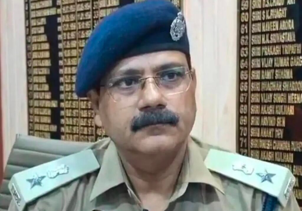 Hapur News : हापुड़ में पुलिस कप्तान बदले, मधुबन कुमार सिंह को मिली जिले की कमान